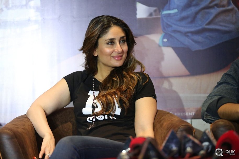 Kareena-Kapoor-at-Ki-And-Ka-Movie-Press-meet-in-Hyderabad